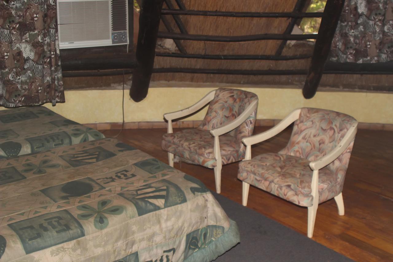 Mosi-Ua-Tunya Lodge วิกตอเรียฟอลส์ ภายนอก รูปภาพ