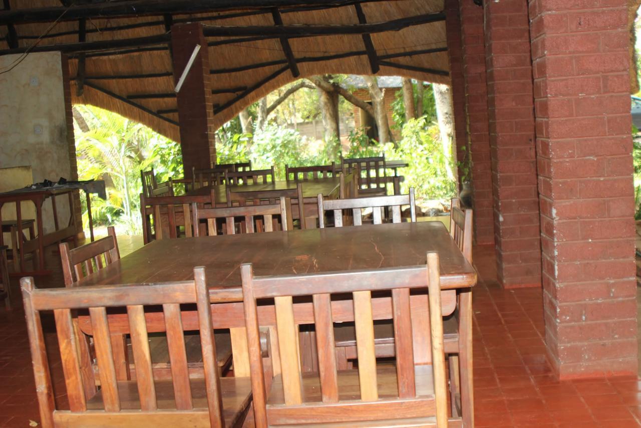 Mosi-Ua-Tunya Lodge วิกตอเรียฟอลส์ ภายนอก รูปภาพ