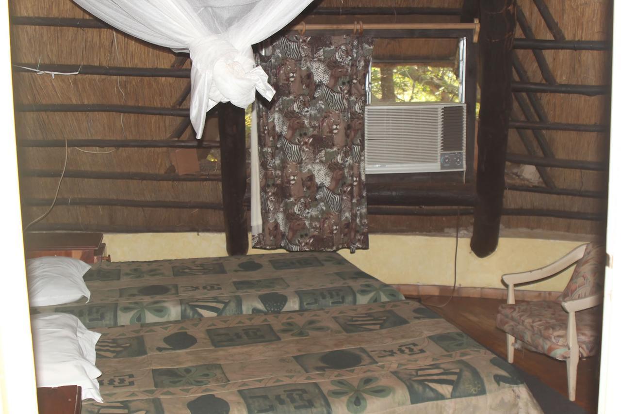 Mosi-Ua-Tunya Lodge วิกตอเรียฟอลส์ ภายนอก รูปภาพ